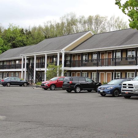 Newbury Inn Brookfield Dış mekan fotoğraf
