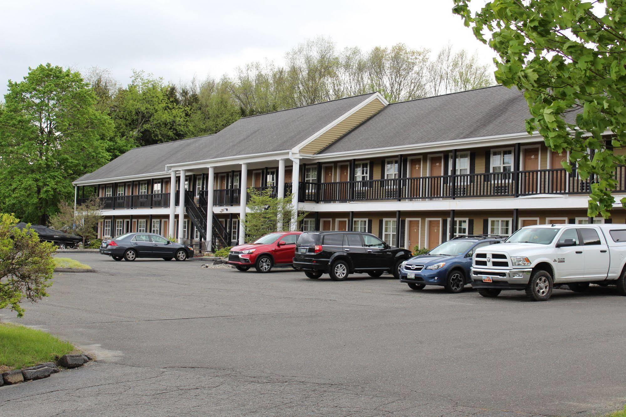 Newbury Inn Brookfield Dış mekan fotoğraf